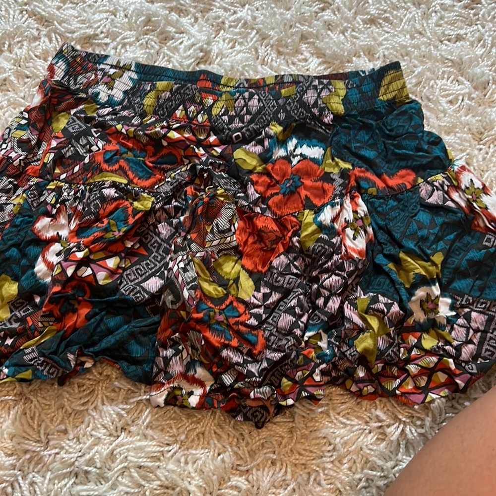 Colorful loose fitting mini skirt